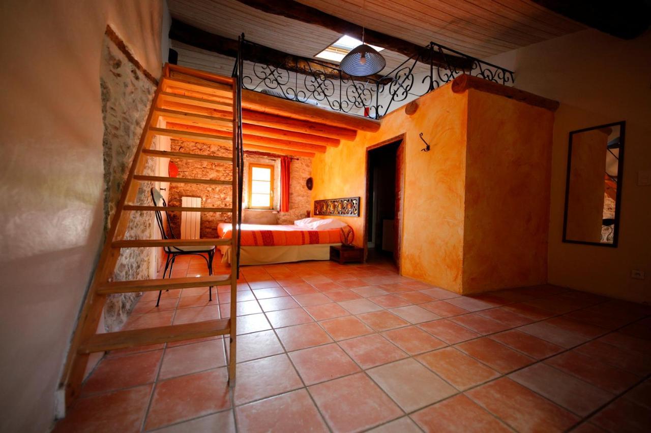 Bed and Breakfast Mas De Coulet Brissac Екстер'єр фото